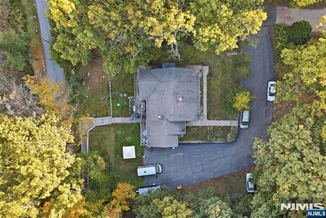 101 Morse Lakes Road, Bloomingdale, NJ 07403