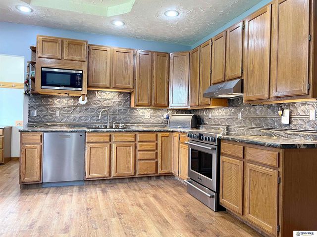 105 E York Avenue, Dewitt, NE 68341