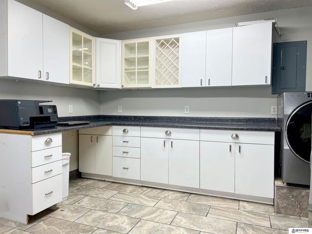 105 E York Avenue, Dewitt, NE 68341