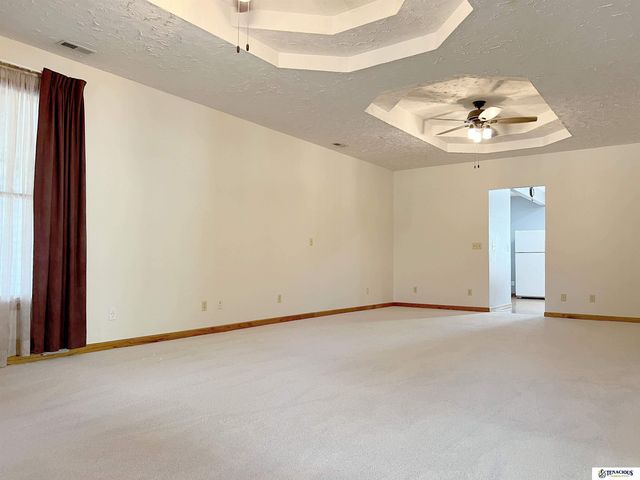 105 E York Avenue, Dewitt, NE 68341