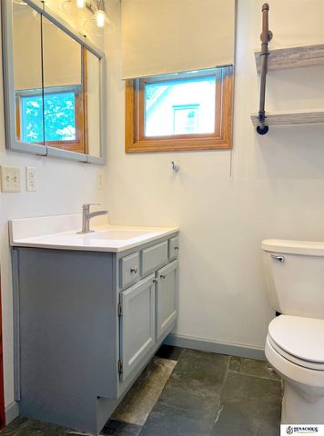 105 E York Avenue, Dewitt, NE 68341