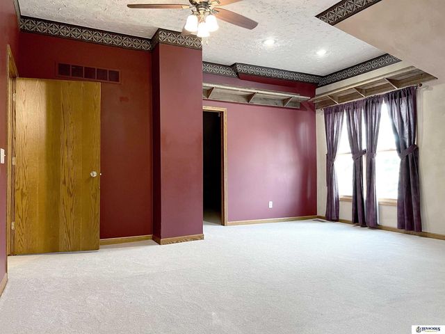 105 E York Avenue, Dewitt, NE 68341