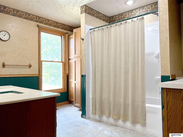 105 E York Avenue, Dewitt, NE 68341