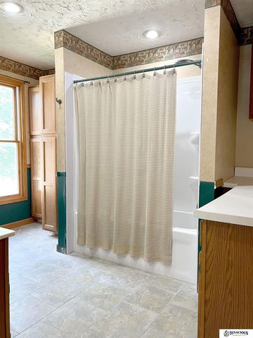 105 E York Avenue, Dewitt, NE 68341