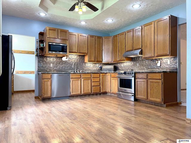 105 E York Avenue, Dewitt, NE 68341