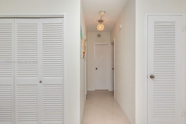 5825 Collins Ave 2E, Miami Beach, FL 33140