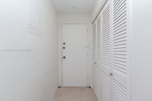 5825 Collins Ave 2E, Miami Beach, FL 33140