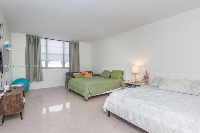 5825 Collins Ave 2E, Miami Beach, FL 33140