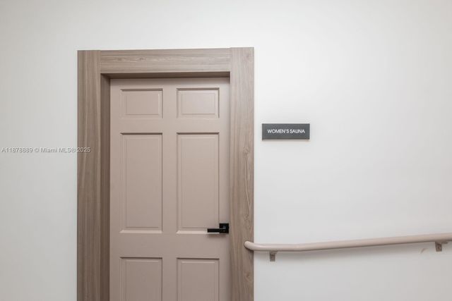 5825 Collins Ave 2E, Miami Beach, FL 33140