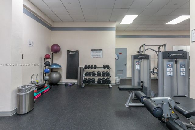 5825 Collins Ave 2E, Miami Beach, FL 33140