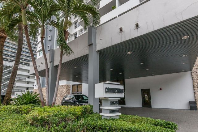 5825 Collins Ave 2E, Miami Beach, FL 33140