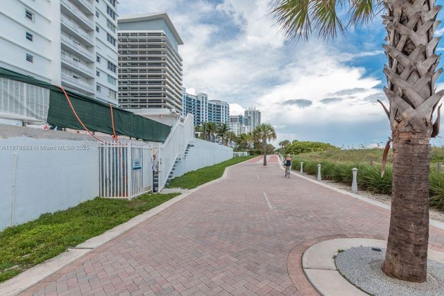 5825 Collins Ave 2E, Miami Beach, FL 33140