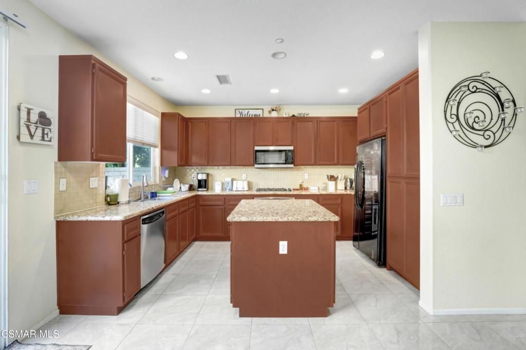 Image 11 of property listing at 13223 Norfolk Court, Moorpark, CA 93021