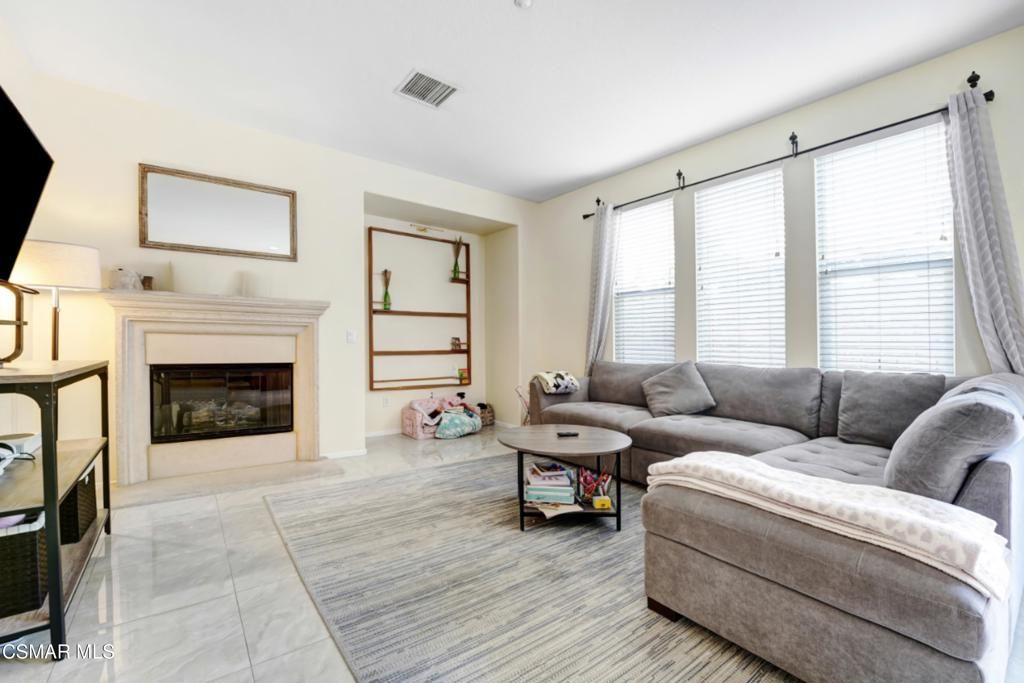 Image 14 of property listing at 13223 Norfolk Court, Moorpark, CA 93021