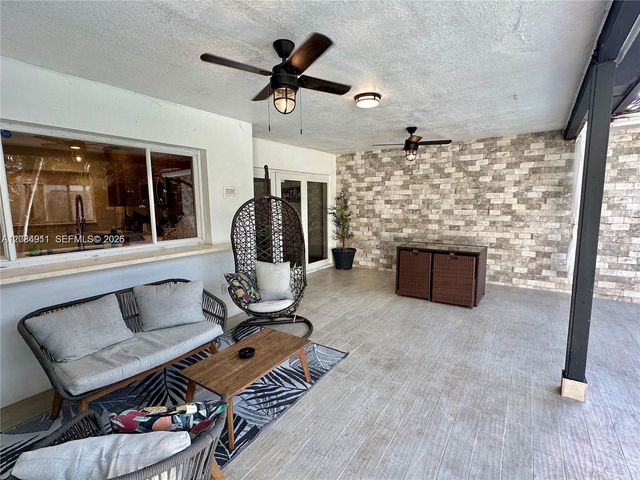 5424 Garfield Street, Hollywood, FL 33021