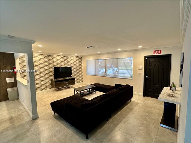 5424 Garfield Street, Hollywood, FL 33021