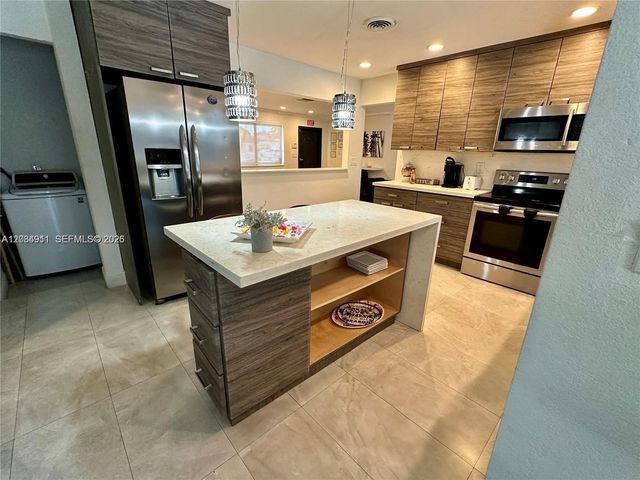 5424 Garfield Street, Hollywood, FL 33021