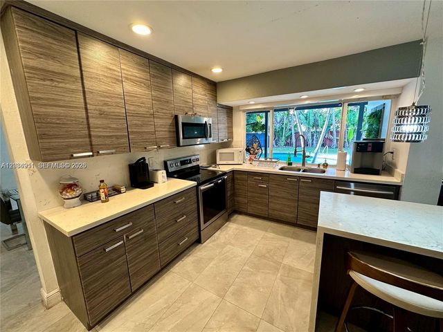 5424 Garfield Street, Hollywood, FL 33021