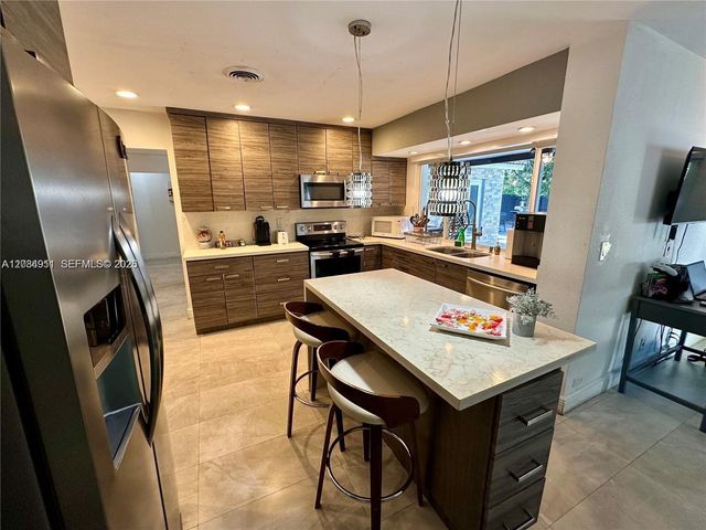 5424 Garfield Street, Hollywood, FL 33021