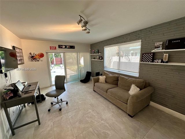 5424 Garfield Street, Hollywood, FL 33021