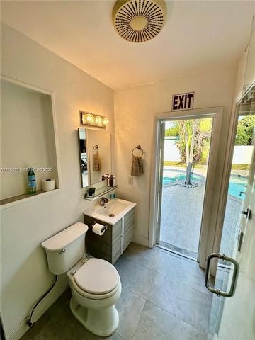 5424 Garfield Street, Hollywood, FL 33021