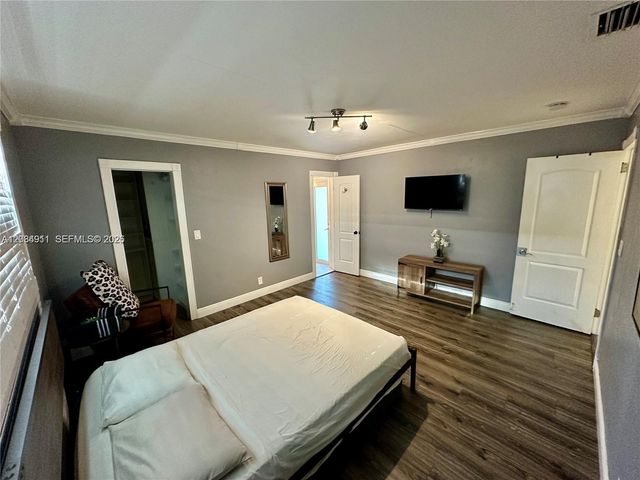 5424 Garfield Street, Hollywood, FL 33021