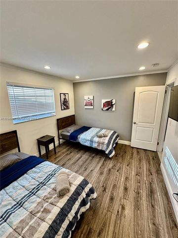 5424 Garfield Street, Hollywood, FL 33021