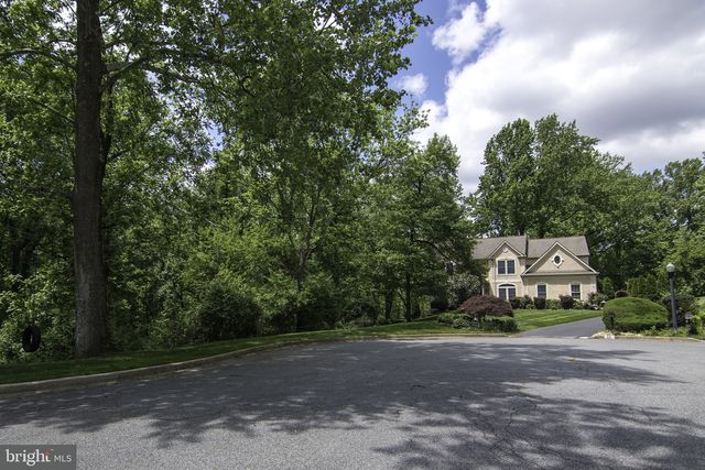 22 TAYLORS MILL LN, Wilmington, DE 19808