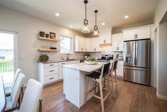 233 McCarran Avenue NE, Cedar Rapids, IA 52402