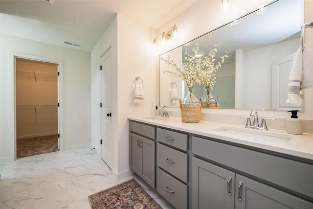 233 McCarran Avenue NE, Cedar Rapids, IA 52402