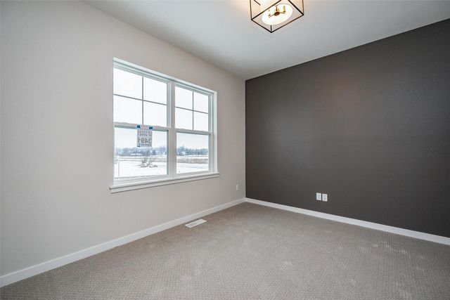 233 McCarran Avenue NE, Cedar Rapids, IA 52402