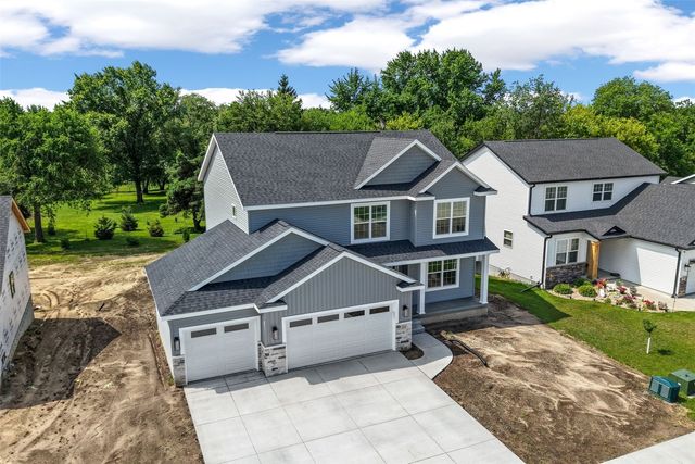 233 McCarran Avenue NE, Cedar Rapids, IA 52402
