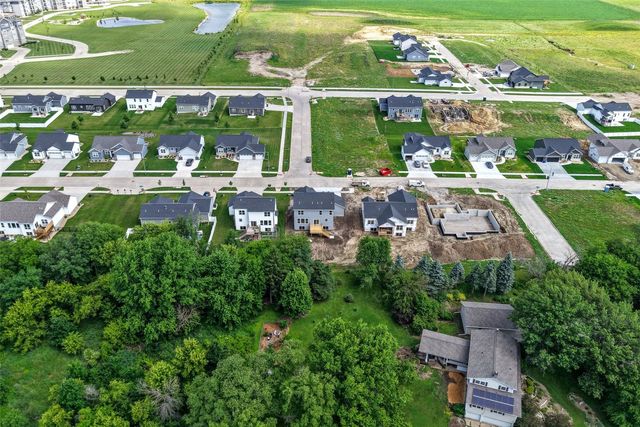 233 McCarran Avenue NE, Cedar Rapids, IA 52402