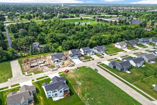 233 McCarran Avenue NE, Cedar Rapids, IA 52402