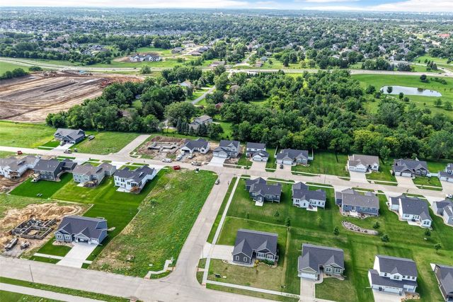 233 McCarran Avenue NE, Cedar Rapids, IA 52402