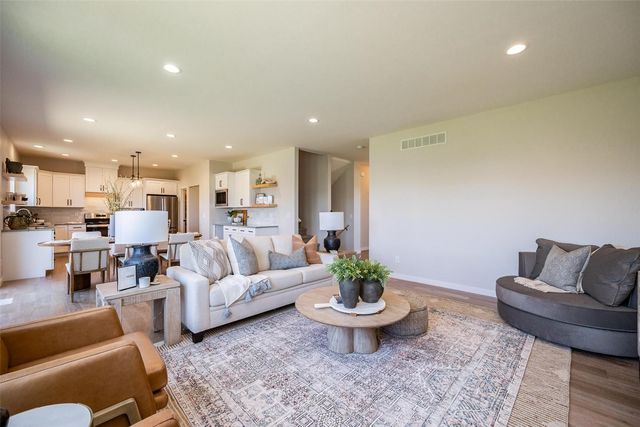 233 McCarran Avenue NE, Cedar Rapids, IA 52402