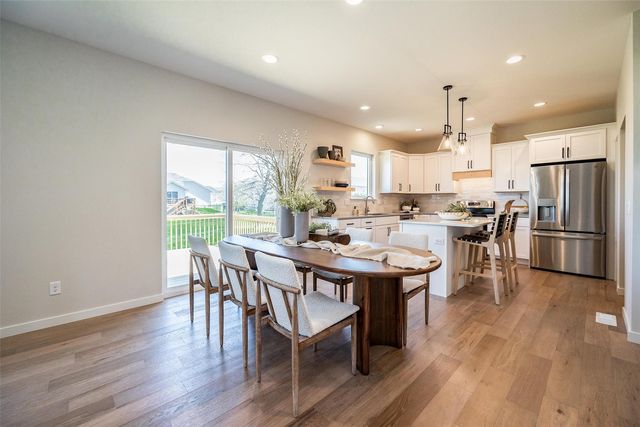 233 McCarran Avenue NE, Cedar Rapids, IA 52402