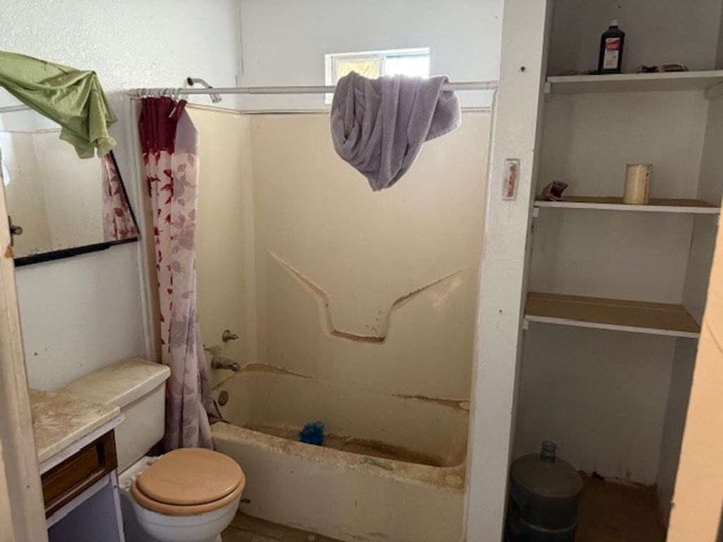 Image 5 of property listing at 1214 Preusser St, San Angelo, TX 76903