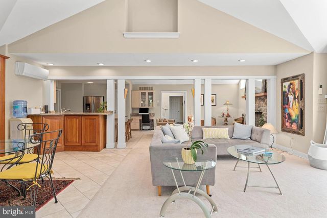 406 BRIGHTON CIR, Devon, PA 19333