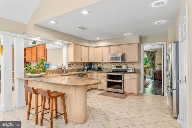 406 BRIGHTON CIR, Devon, PA 19333