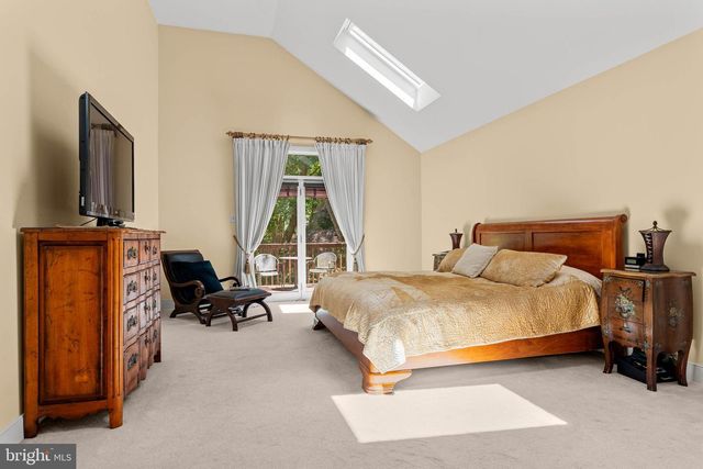 406 BRIGHTON CIR, Devon, PA 19333