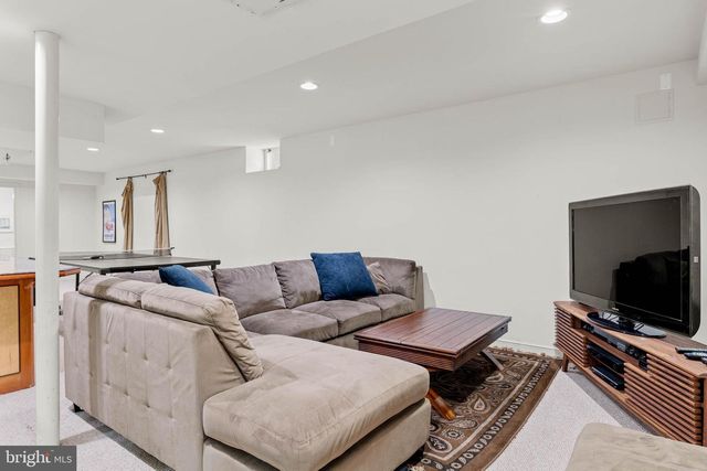 406 BRIGHTON CIR, Devon, PA 19333
