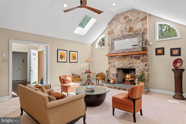 406 BRIGHTON CIR, Devon, PA 19333