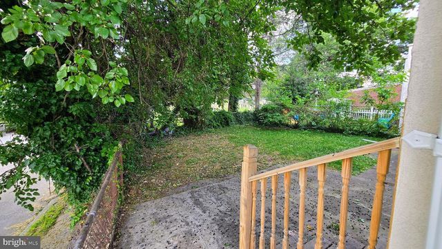 484 SHURS LN, Philadelphia, PA 19128