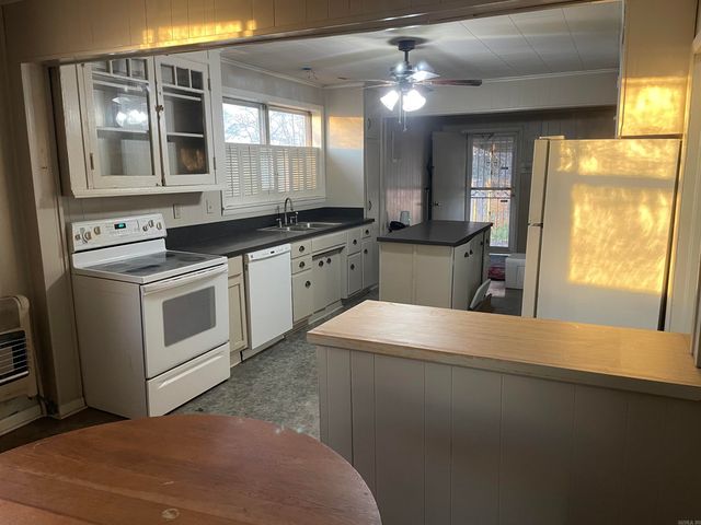 182 2nd Avenue, Holly Grove, AR 72069