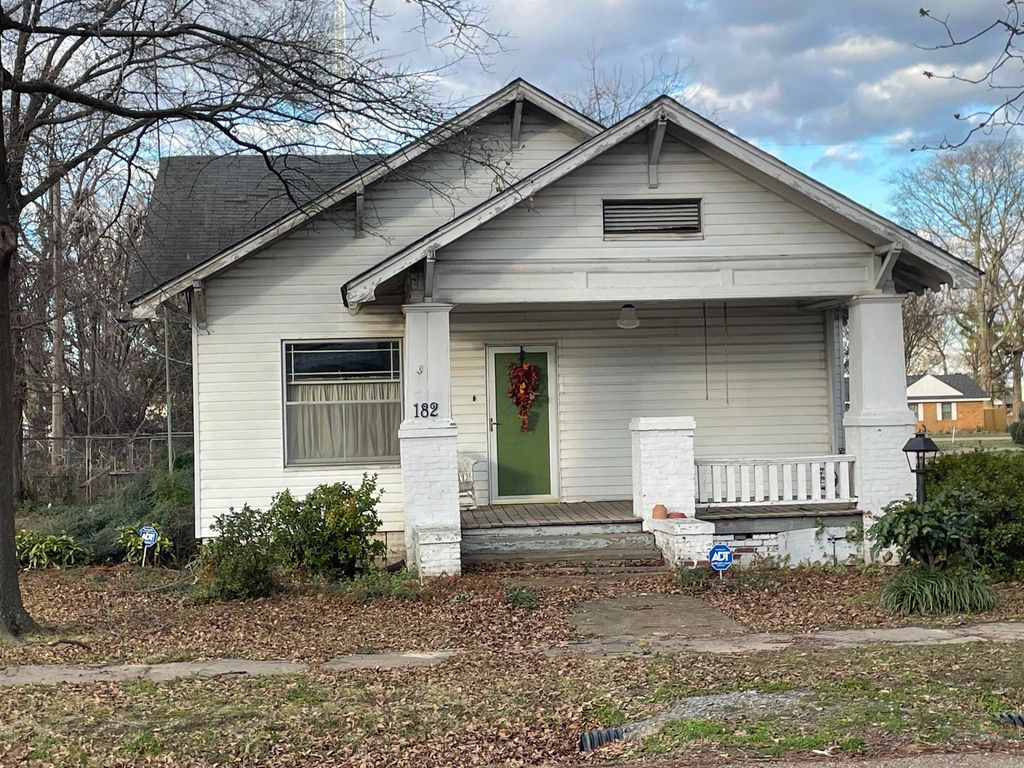 182 2nd Avenue, Holly Grove, AR 72069