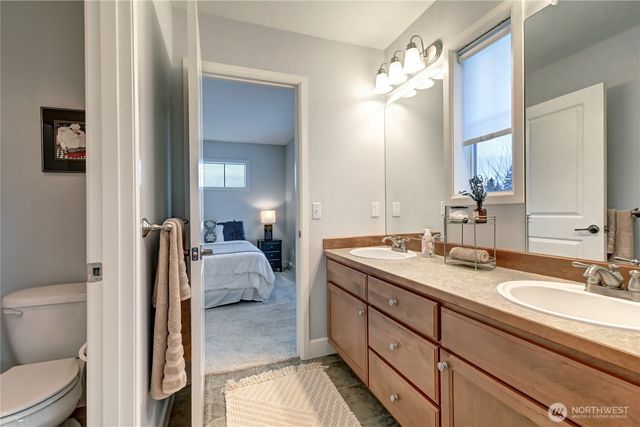 6617 Sword Fern Avenue SE, Snoqualmie, WA 98065