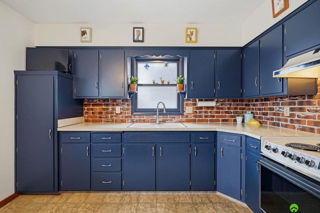 1930 N 62nd Street, Lincoln, NE 68505