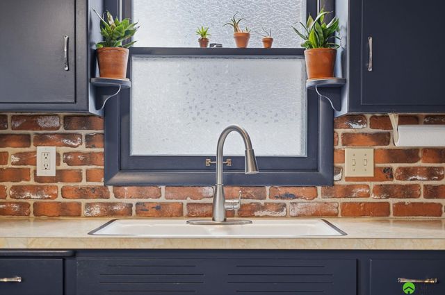 1930 N 62nd Street, Lincoln, NE 68505