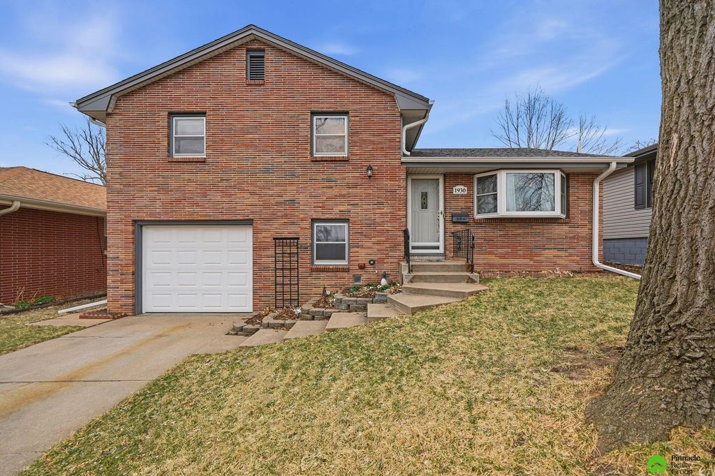1930 N 62nd Street, Lincoln, NE 68505